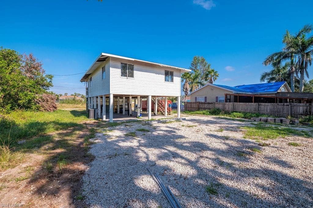 3909 3rd ST SW LEHIGH ACRES, FL 33976