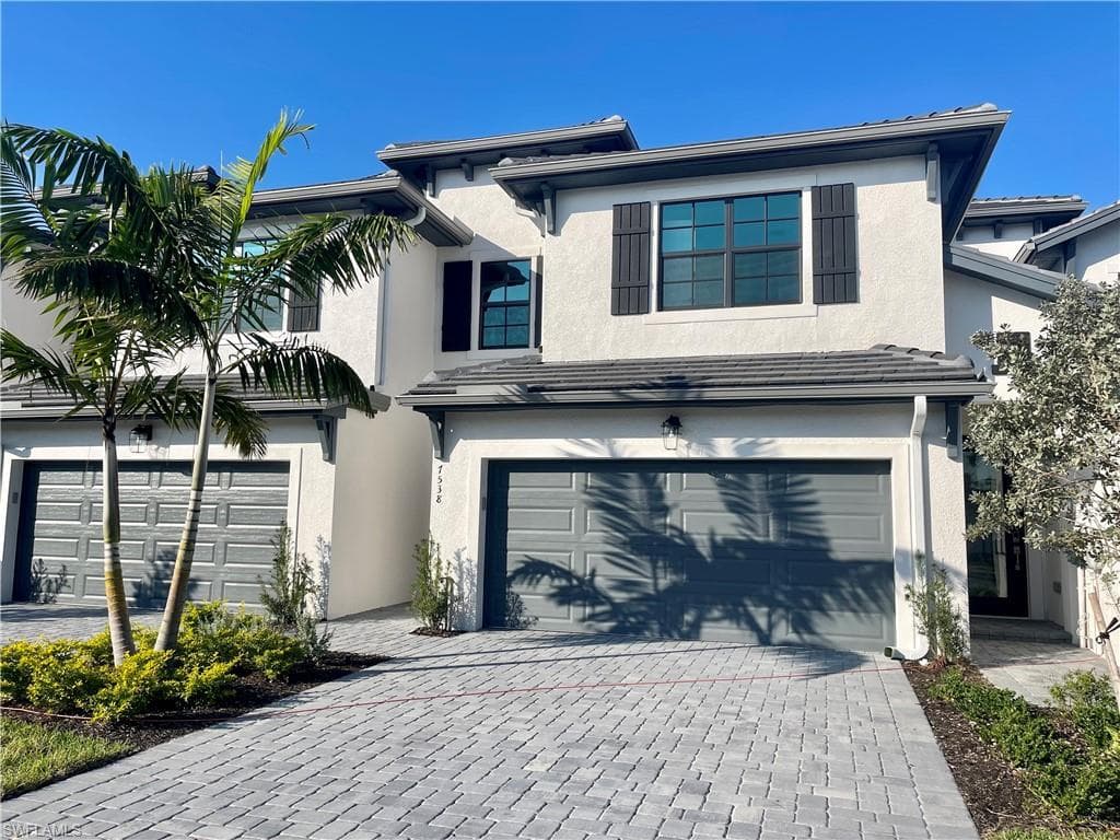 7538 Rockefeller DR NAPLES, FL 34119