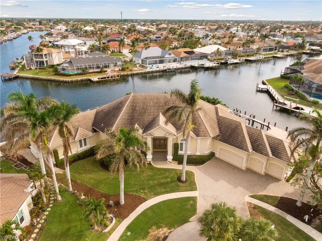 824 Caribbean CT MARCO ISLAND, FL 34145