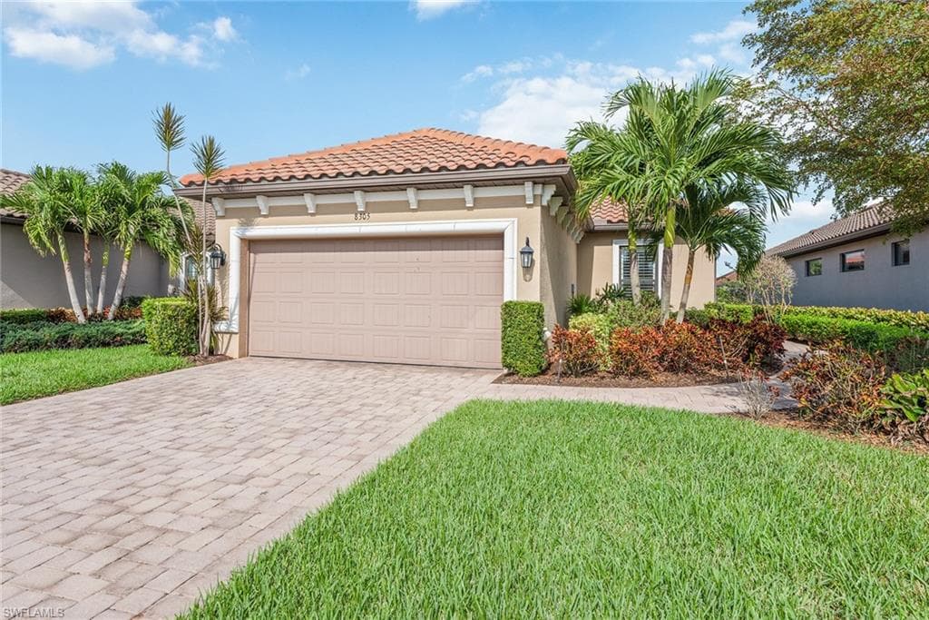 8305 Lucello TER N NAPLES, FL 34114