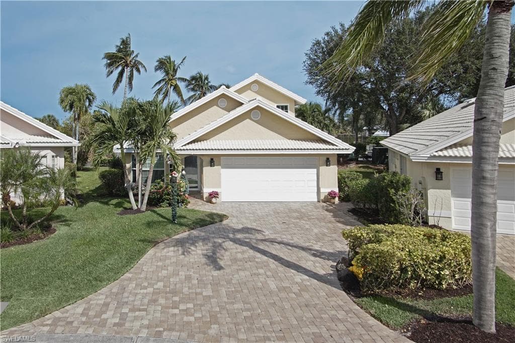 1595 Weybridge CIR 14 NAPLES, FL 34110