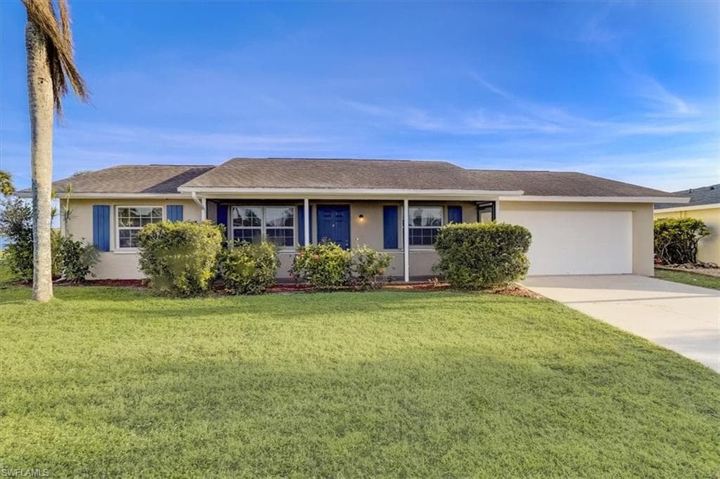 713 Meyer DR NAPLES, FL 34120