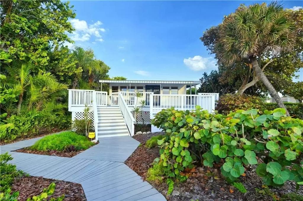 1300 Casey Key RD NOKOMIS, FL 34275