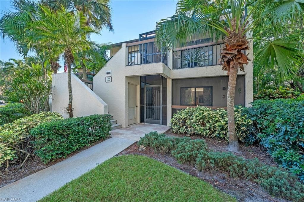 1814 Kings Lake BLVD 104 NAPLES, FL 34112