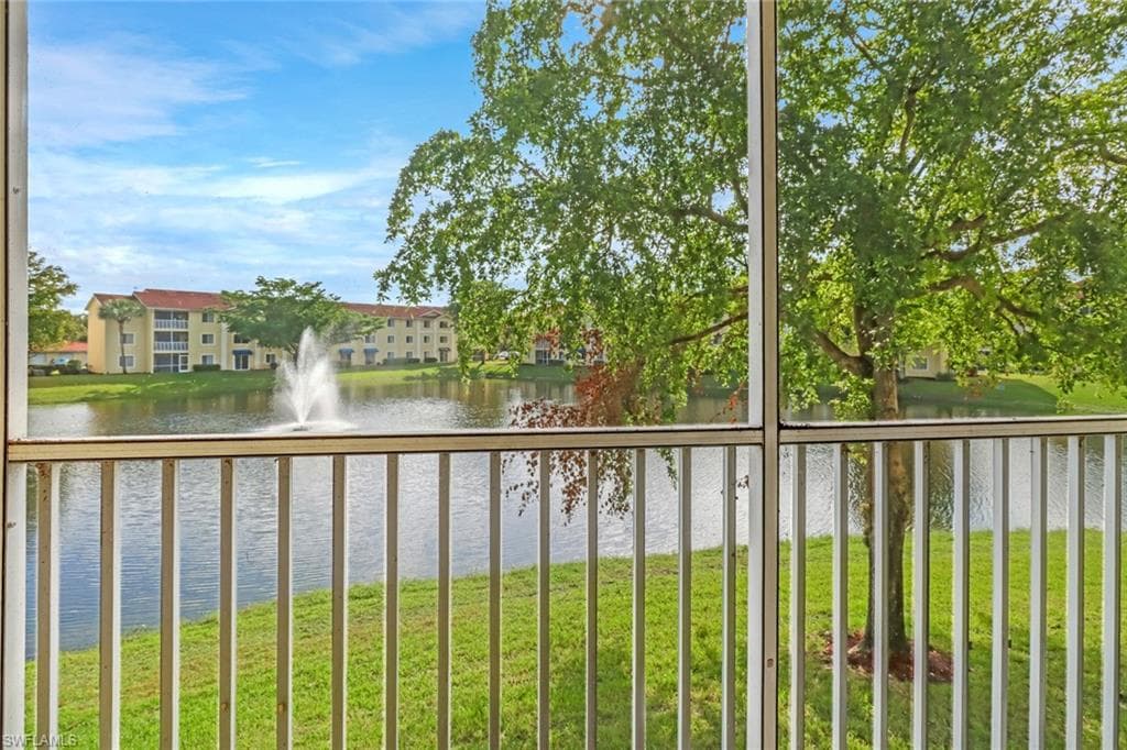 8288 Key Royal LN 1426 NAPLES, FL 34119