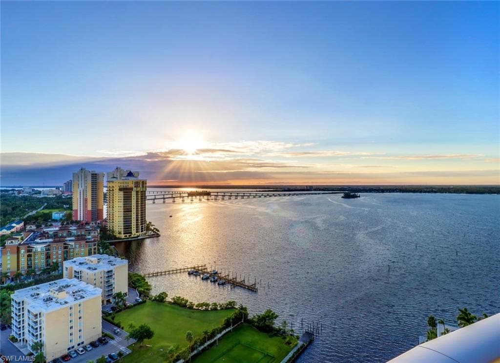 3000 Oasis Grand BLVD 2401 FORT MYERS, FL 33916