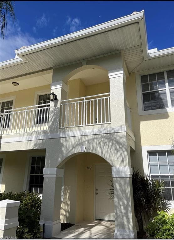 2325 Carrington CT 4-202 NAPLES, FL 34109