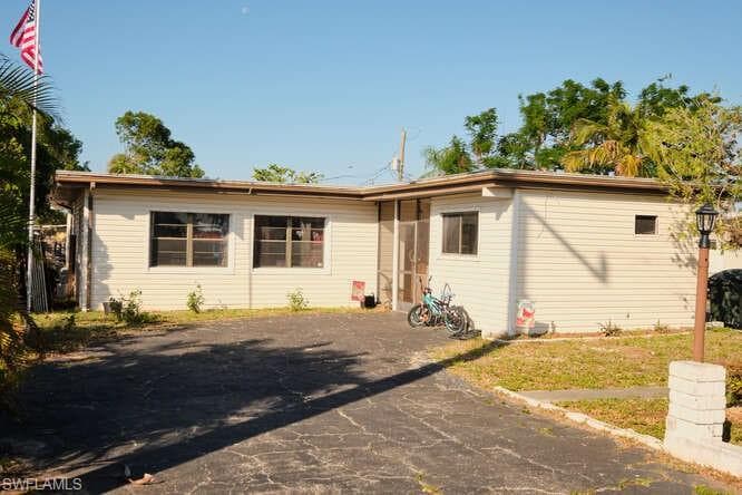 4370 Deleon ST FORT MYERS, FL 33901