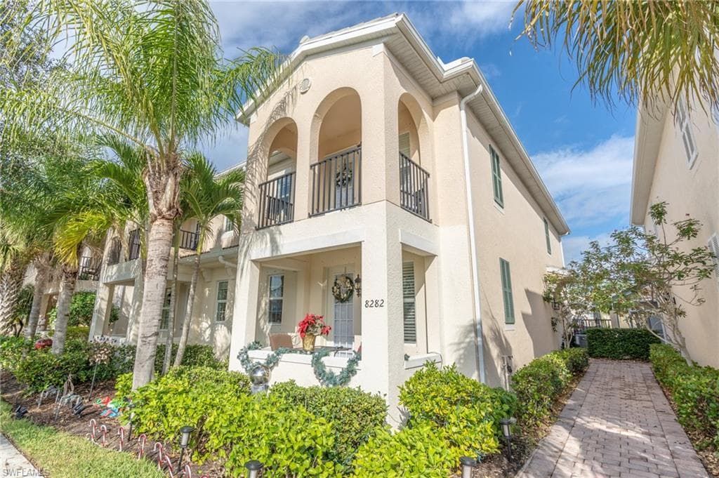8282 Josefa WAY NAPLES, FL 34114