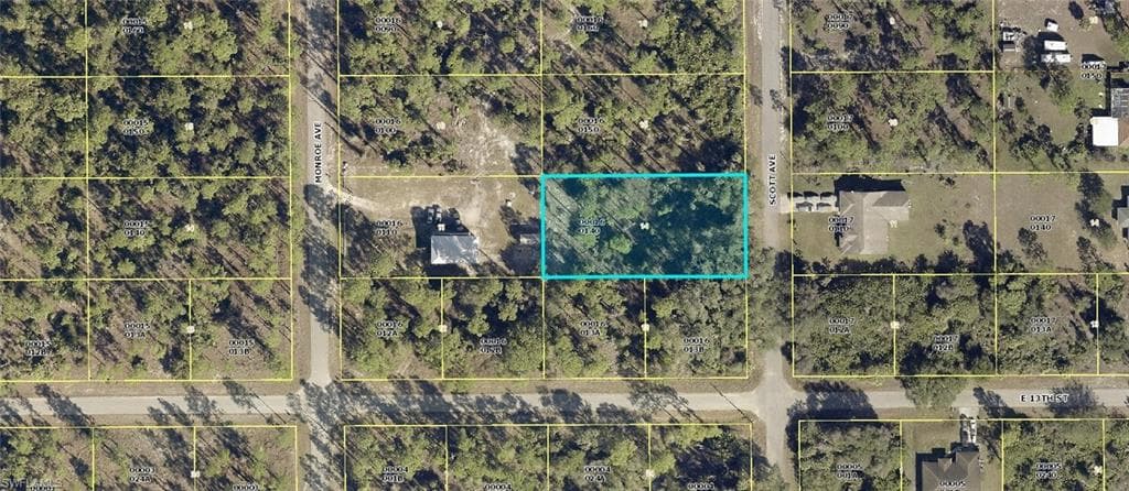 1303 Scott AVE LEHIGH ACRES, FL 33972
