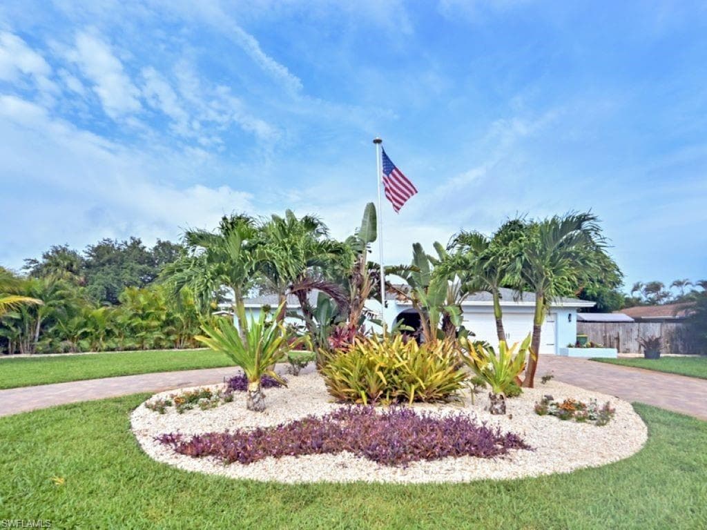 134 BIG SPRINGS DR NAPLES, FL 34113