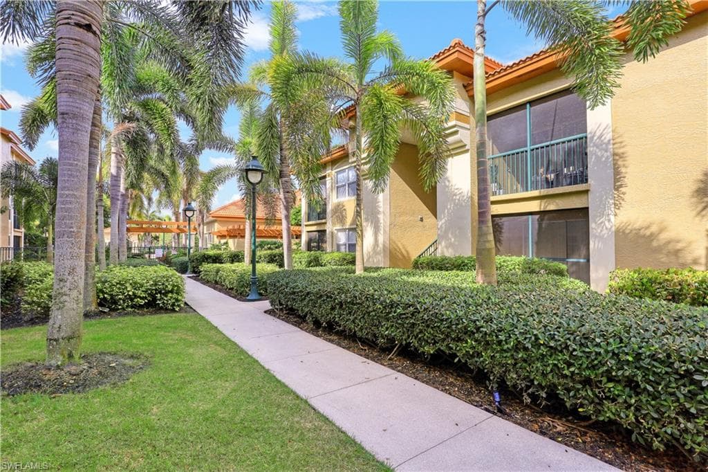 8920 Colonnades CT E 528 BONITA SPRINGS, FL 34135