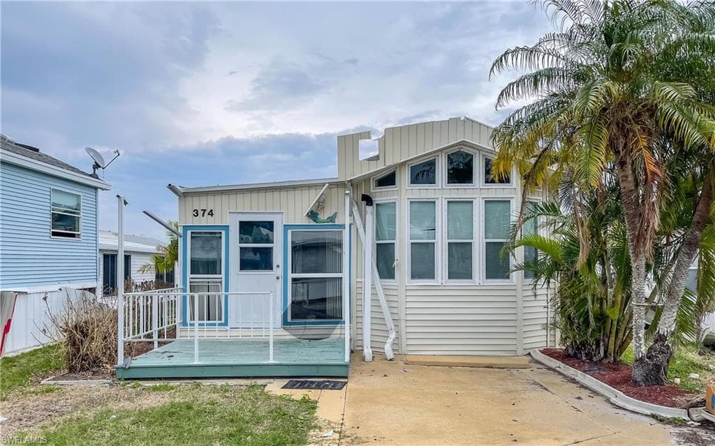 19681 Summerlin RD N 374-B ST. N FORT MYERS, FL 33908