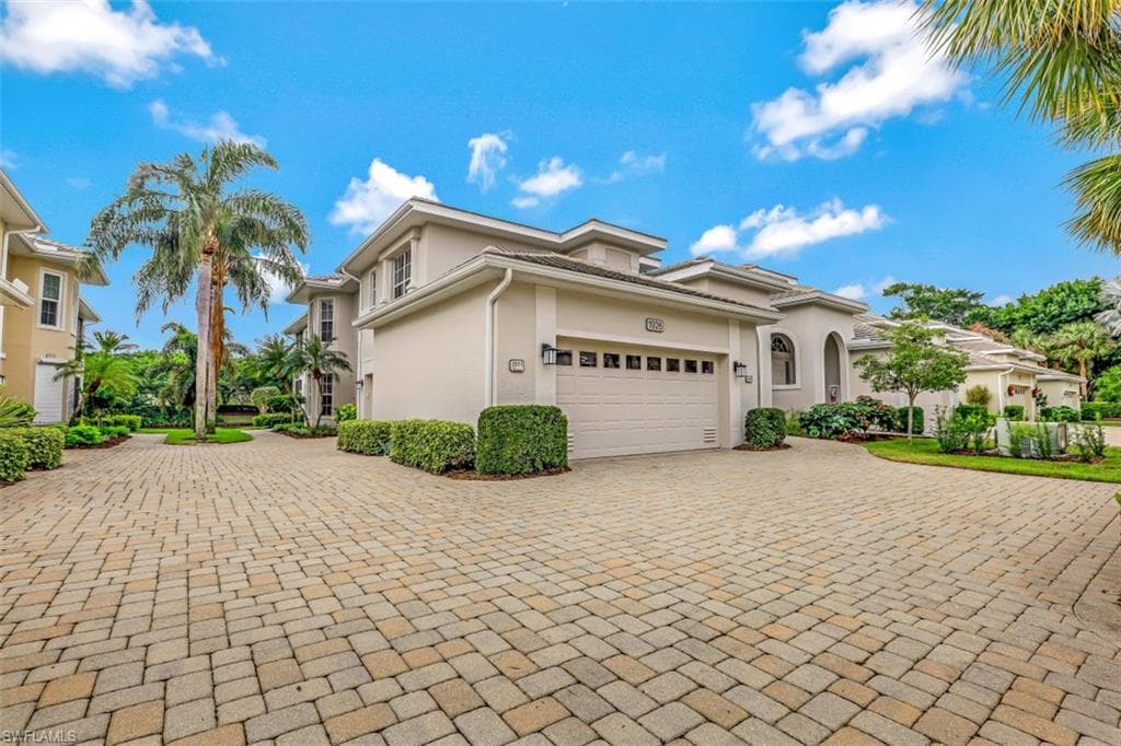 1926 Seville BLVD 2011 NAPLES, FL 34109