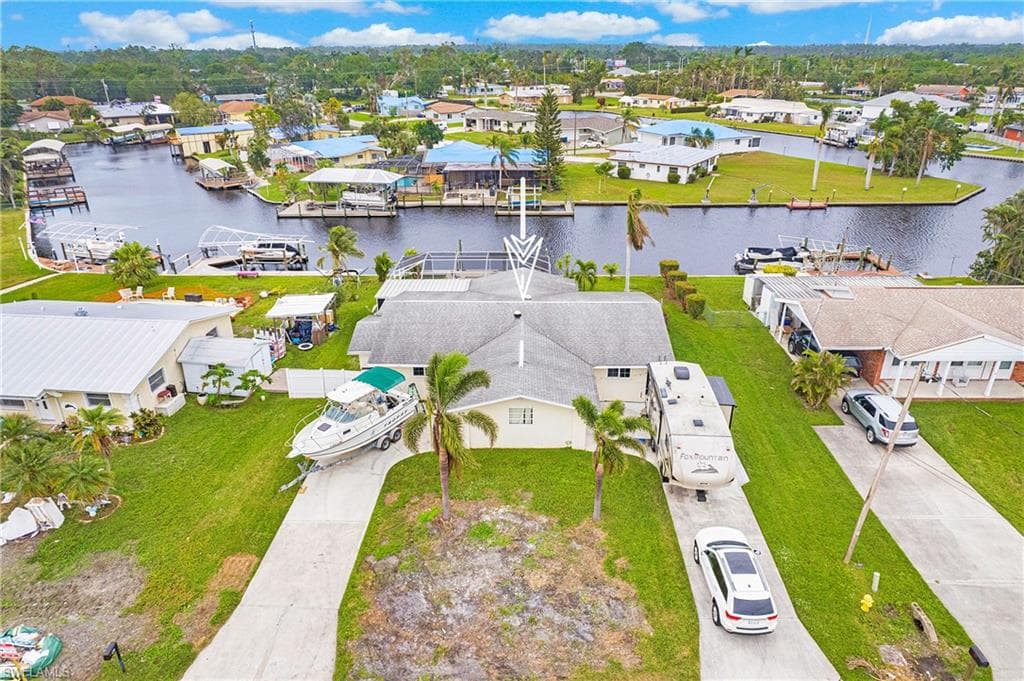 436 Grenier DR NORTH FORT MYERS, FL 33903