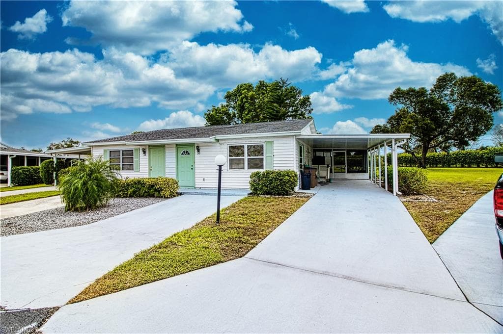 33 Desert Candle CIR LEHIGH ACRES, FL 33936