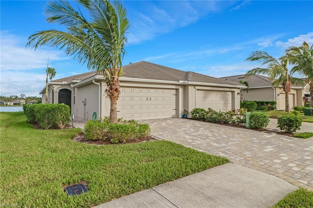 4231 LEMONGRASS DR FORT MYERS, FL 33916