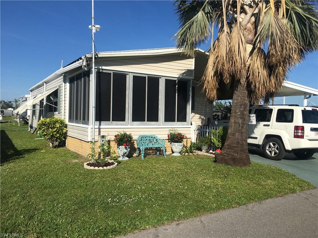 3371 Galaxy WAY NORTH FORT MYERS, FL 33903