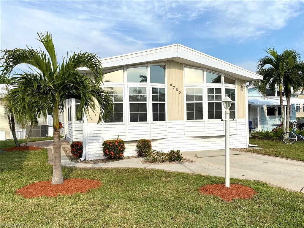 4730 Slash Pine WAY W ESTERO, FL 33928