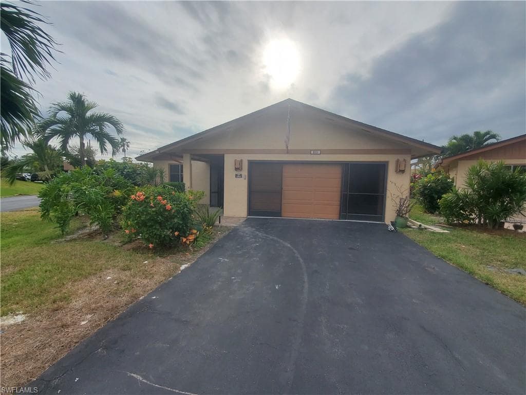 6511 Royal Woods DR FORT MYERS, FL 33908