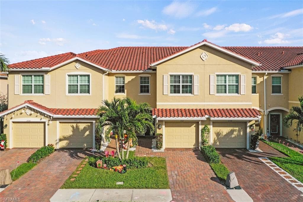 2712 Blossom WAY NAPLES, FL 34120