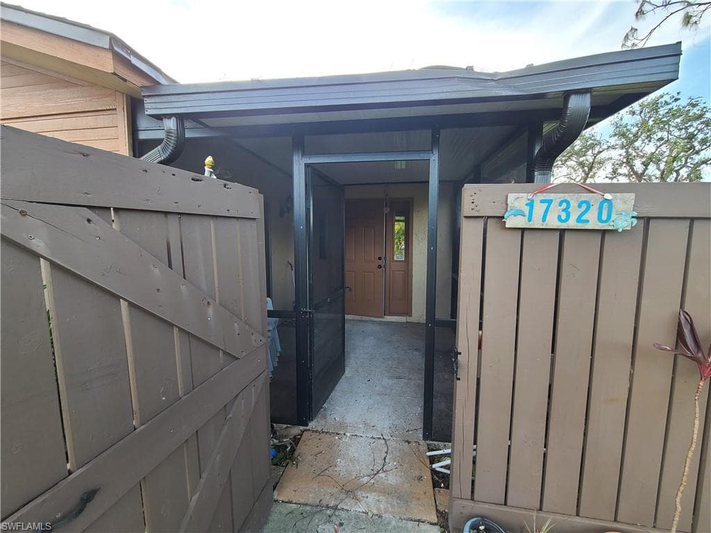 17320 Timber Oak LN FORT MYERS, FL 33908