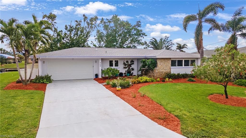 722 SE 43rd TER CAPE CORAL, FL 33904