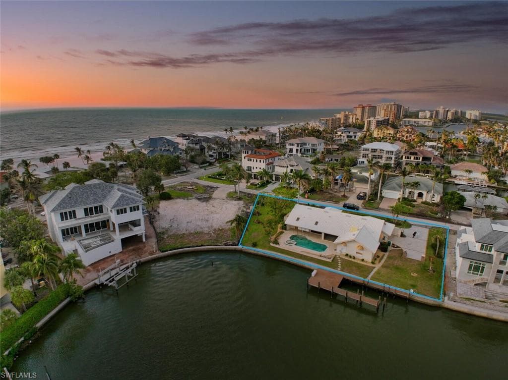 128 Bayview AVE NAPLES, FL 34108