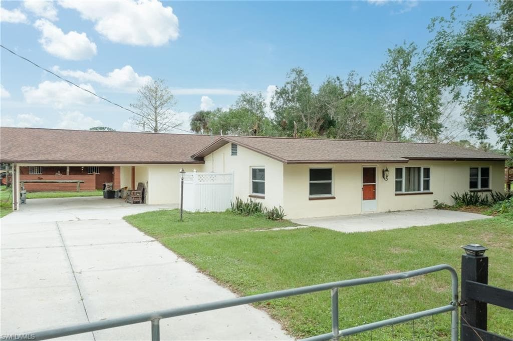 5261 Obannon RD FORT MYERS, FL 33905
