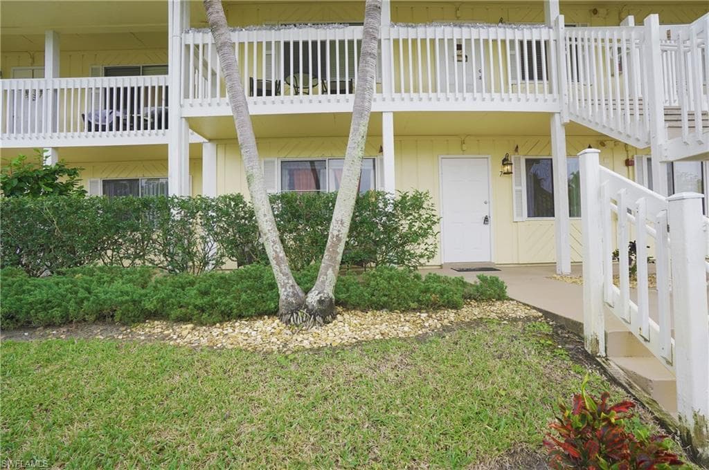 4635 Bayshore DR P7 NAPLES, FL 34112