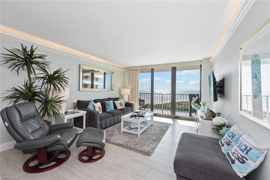 440 Seaview CT 1805 MARCO ISLAND, FL 34145