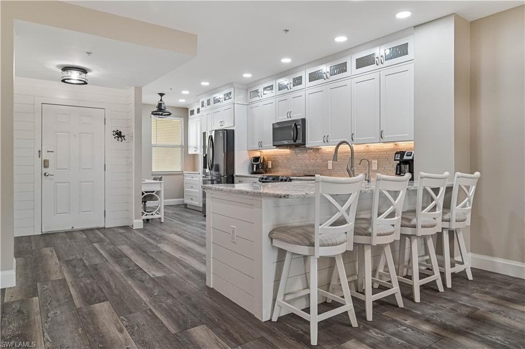11041 GULF REFLECTIONS DR 203 FORT MYERS, FL 33908