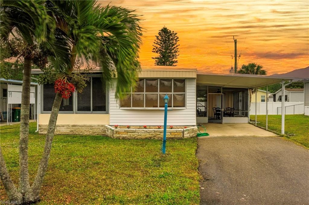 240 Cape Sable DR NAPLES, FL 34104