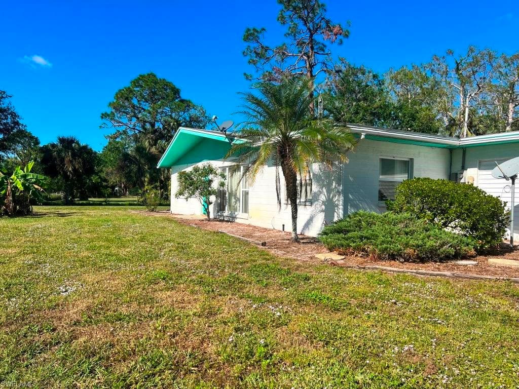 8251 Aviary ST NORTH FORT MYERS, FL 33917