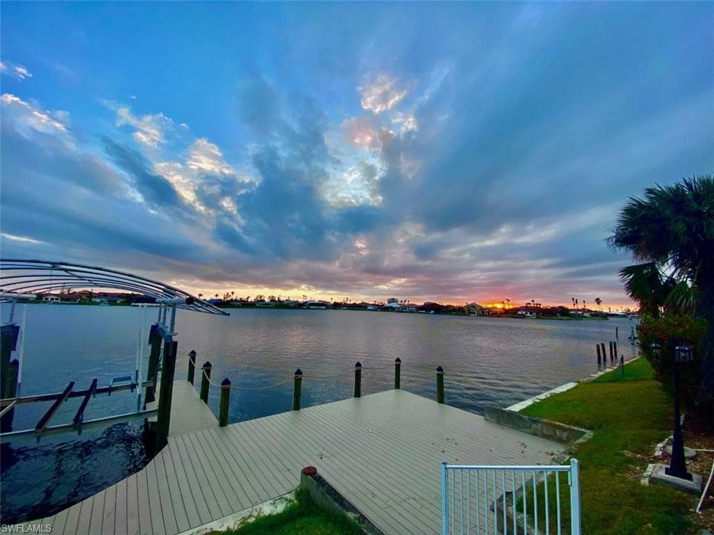 428 SW 53rd TER CAPE CORAL, FL 33914