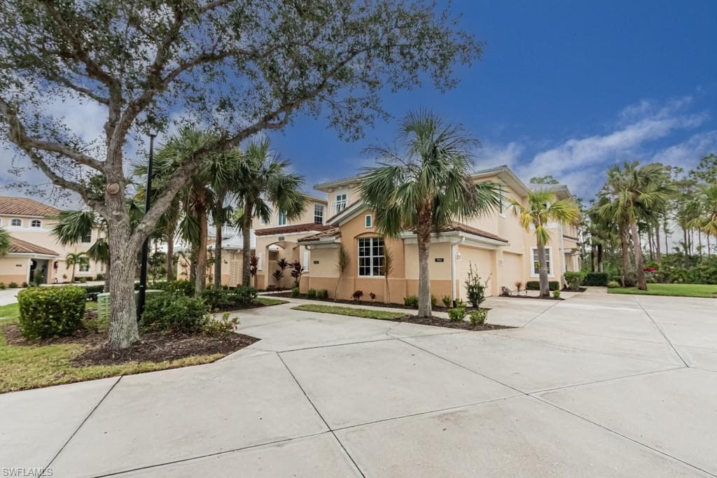 10501 Sevilla DR 202 FORT MYERS, FL 33913