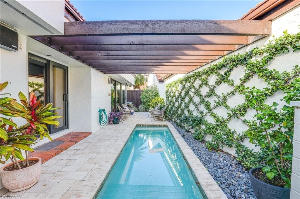 539 Bay Villas LN NAPLES, FL 34108