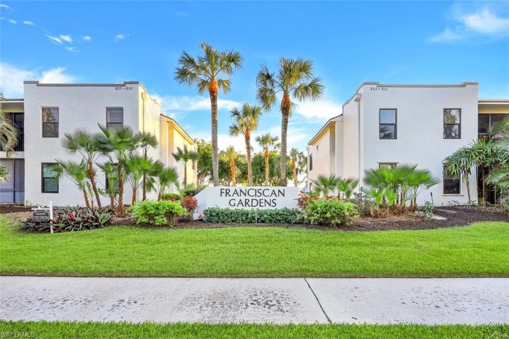 812 10th AVE S 812 NAPLES, FL 34102