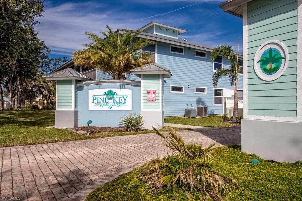 1040 Hancock Creek South BLVD 203 CAPE CORAL, FL 33909
