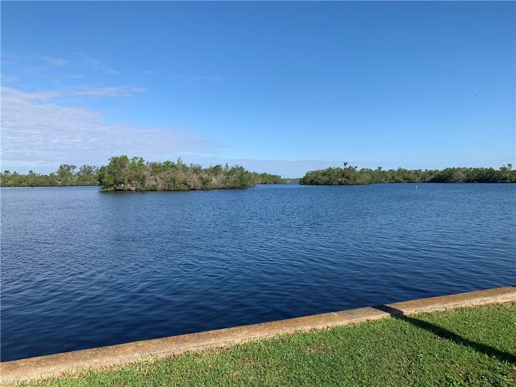 4909 E Riverside DR FORT MYERS, FL 33905