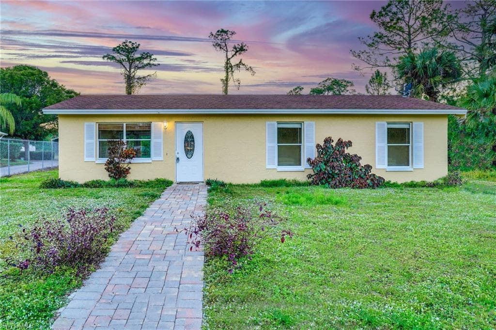 125 2nd ST NE NAPLES, FL 34120