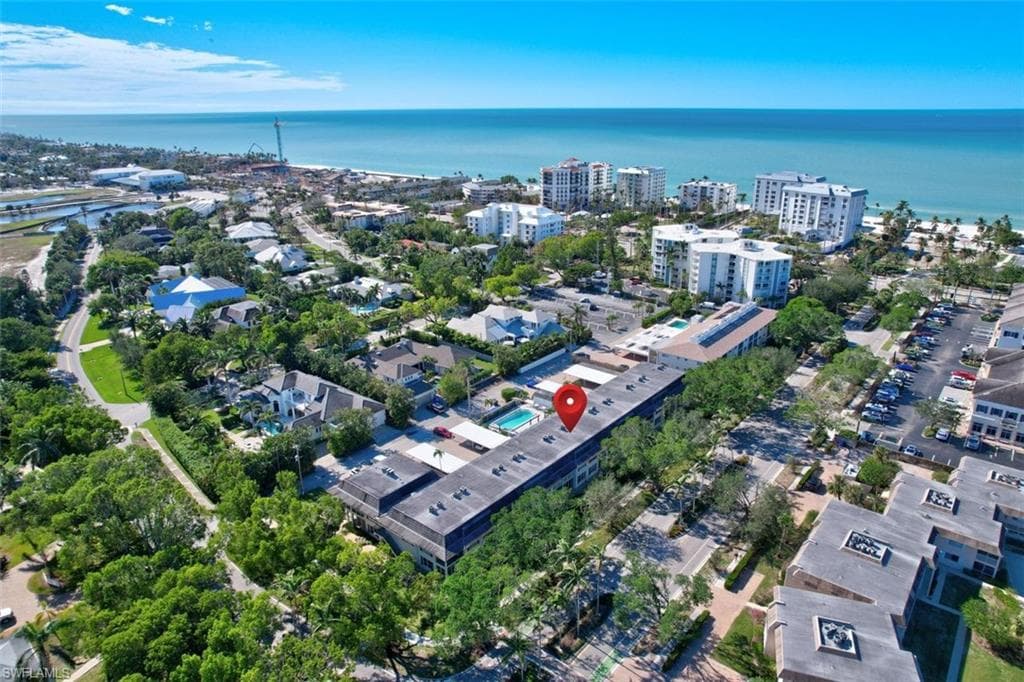 252 Banyan BLVD 252 NAPLES, FL 34102