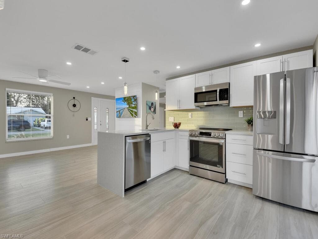 28197 Sunset DR BONITA SPRINGS, FL 34134