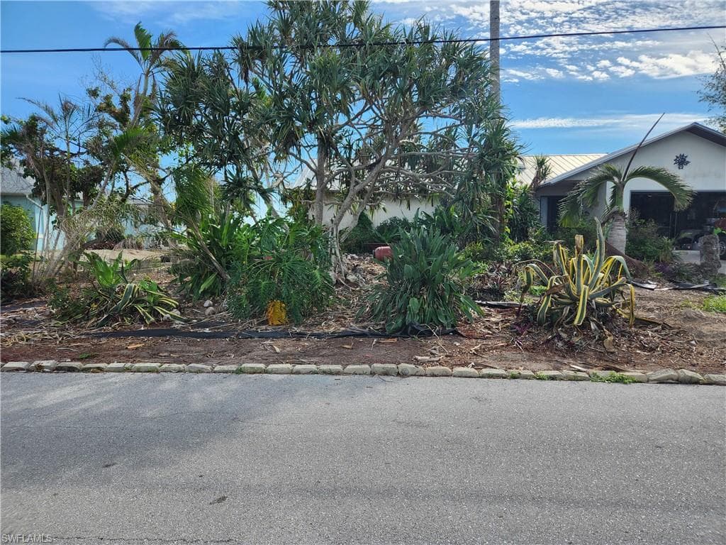 3861 Galt Island AVE ST. JAMES CITY, FL 33956