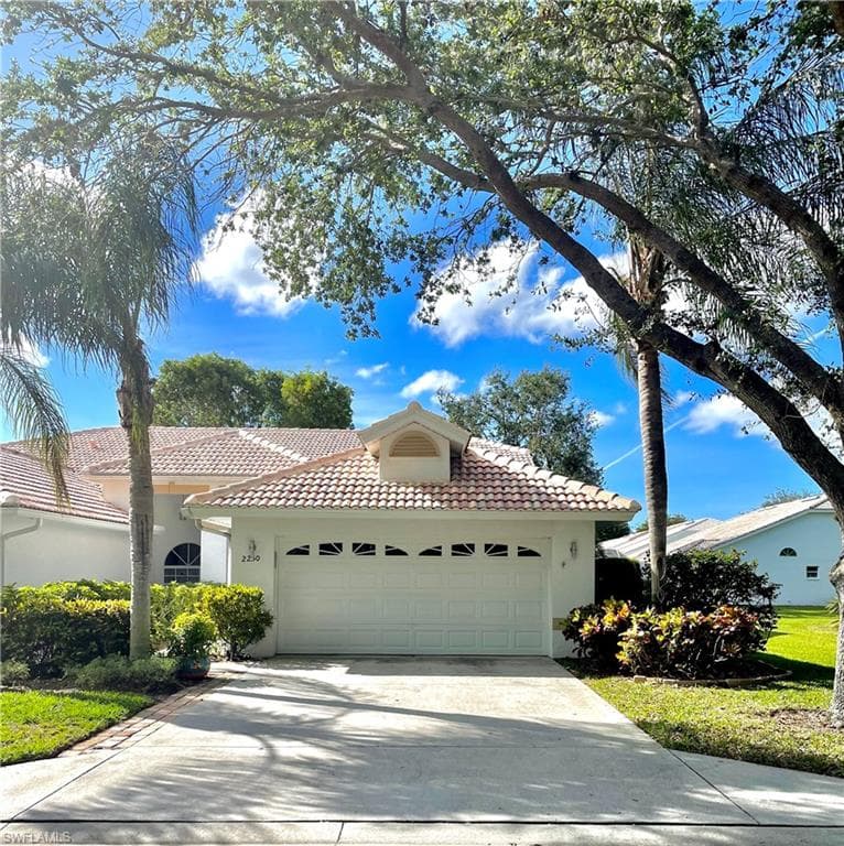 2250 Stacil CIR 36 NAPLES, FL 34109