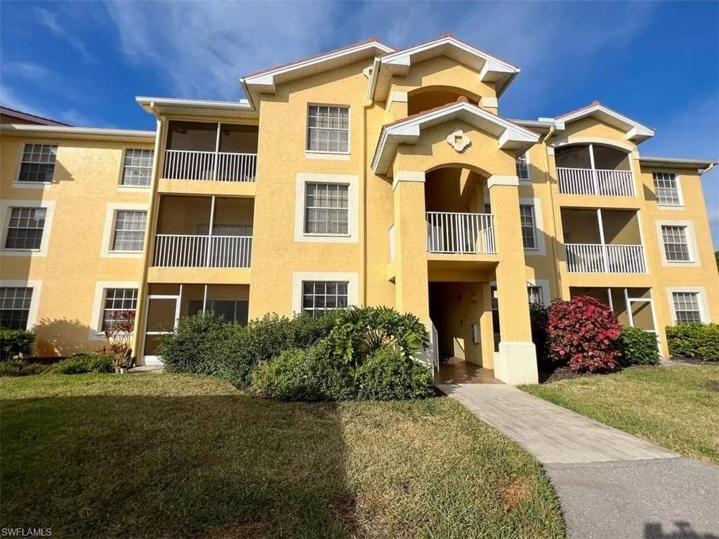 4690 Saint Croix LN 414 NAPLES, FL 34109