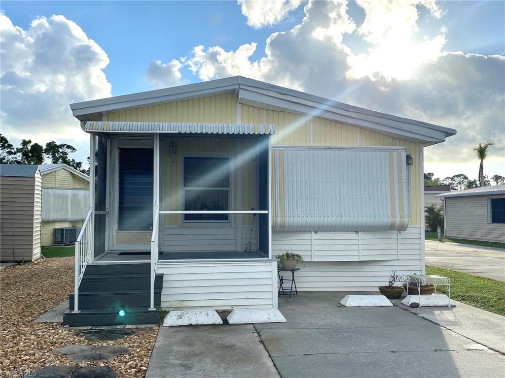 8636 Covewood DR ESTERO, FL 33928