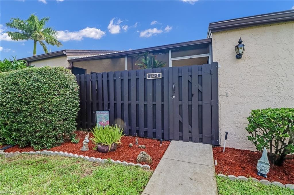 7161 Penner LN 2 FORT MYERS, FL 33907