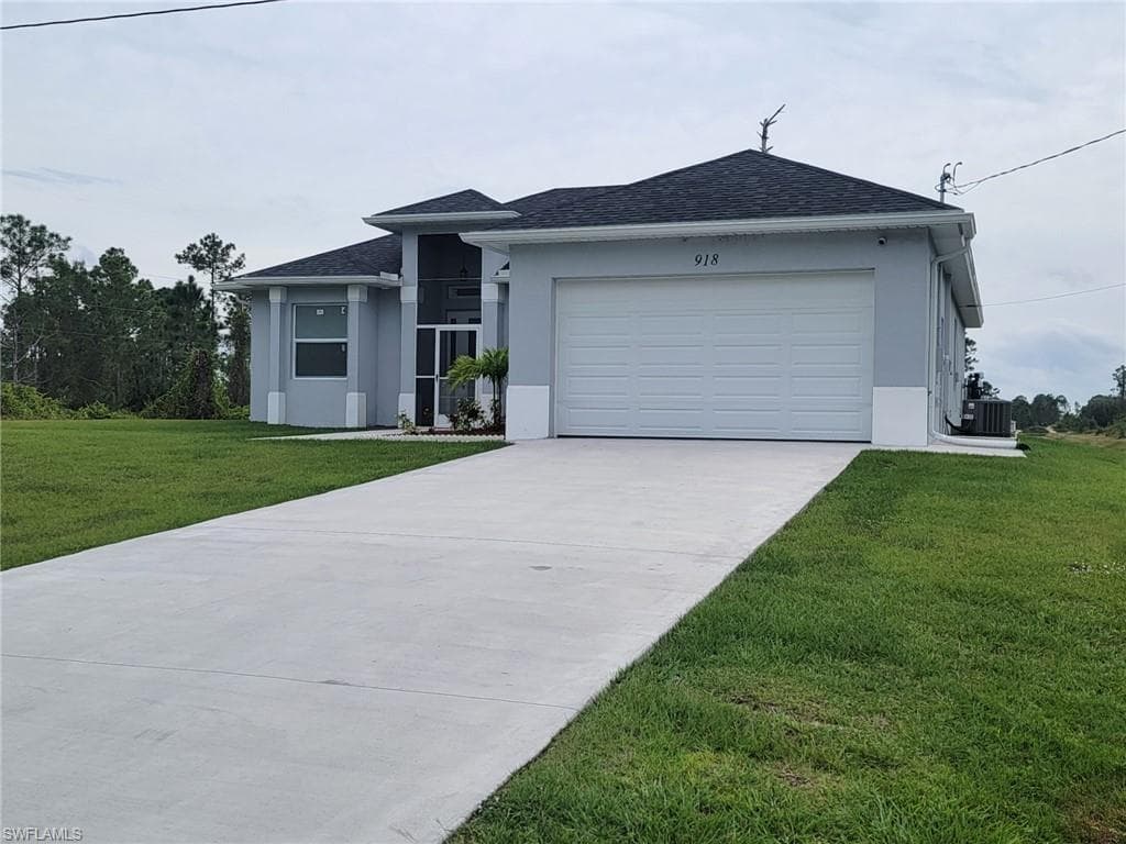 918 Nimitz BLVD LEHIGH ACRES, FL 33974