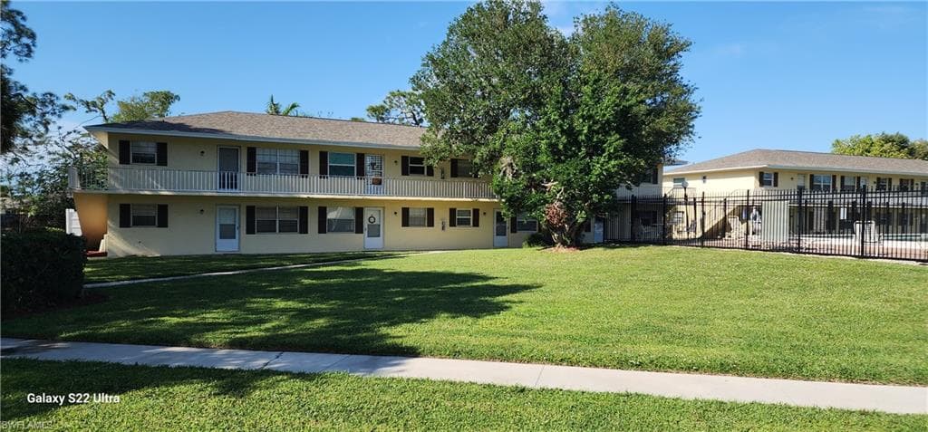 3325 Airport RD N J3 NAPLES, FL 34105